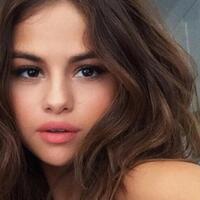 selena-gomez-akui-tak-bisa-hamil-karena-kondisi-medis