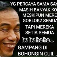 bagi-buku-susu-ke-warga-tangerang-kaesang-pakai-rompi-039putra-mulyono039