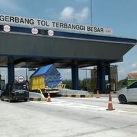 kegembiraan-sopir-dan-penumpang-bus-antarkota-lewati-tol-trans-sumatera