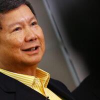 hashim-prabowo-bagikan-makan-gratis-2-kali-sehari-pagi--siang