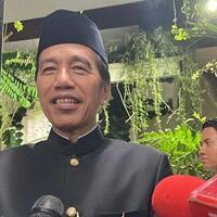 disambut-antusias-masyarakat-saat-pulang-ke-solo-jokowi-mengejutkan