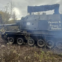 ngiklannya-jauh-bener-tulisan-pempek-palembang-terpampang-di-sebuah-tank-rusia