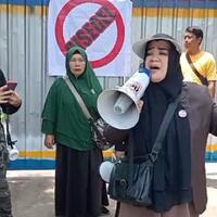 lokasi-pembangunan-rumah-joko-widodo-di-solo-disegel-aliansi-rakyat-menggugat