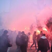 waduh-belanda-chaos-suporter-maccabi-tel-aviv-bikin-huru-hara