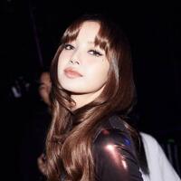 lisa-blackpink-minta-makan-rendang-pakai-nasi-bikin-heboh-jagat-maya