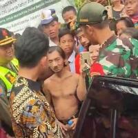 gibran-tinjau-banjir-ketua-rt-tidak-bilang-apa-apa-cuma-bagikan-susu