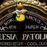 bagaimana-ritual-gereja-sekte-bebek-karet-di-spanyol