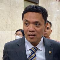 menlu-sugiono-gagap-bahasa-inggris-okky-madasari-tak-paham-politik-luar-negeri