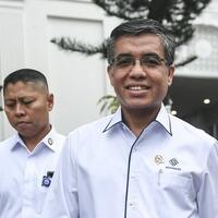 yassierli-pembentukan-satgas-phk-bukan-karena-ump-naik-65