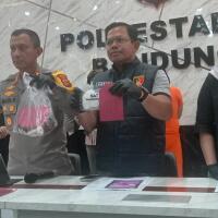 pria-onani-saat-antre-di-mal-bandung-korban-dikasih-tahu-saksi-ada-sperma-di-tangan