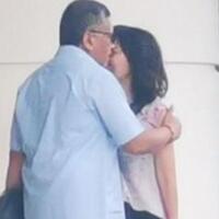 ini-foto-hasto-yang-bikin-geger-hingga-dugaan-selingkuh-sosok-yola-alias-indri