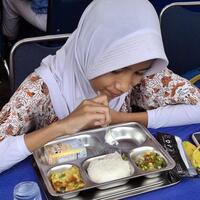 program-makan-bergizi-gratis-komitmen-prabowo-gibran-menuju-indonesia-emas