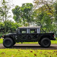 1990-hummer-h1-solid-black