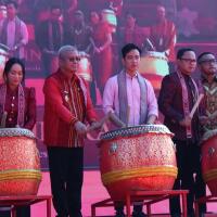 hanya-pukul-gendang-gibran-tidak-memberi-kata-sambutan-di-perayaan-cap-go-meh