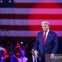 trump-sebut-as-akan-tawarkan-izin-tinggal-emas-seharga-5-juta-dolar