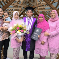 di-balik-sebuah-toga