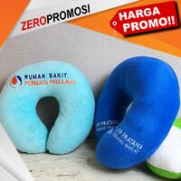 promosi-bantal-leher-custom-souvenir
