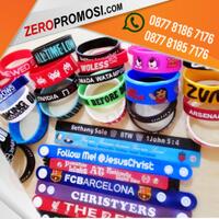 gelang-karet-custom-dengan-sambungan-kancing-untuk-souvenir-event