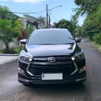 kijang-innova-venturer-tgn-1-2018-hitam