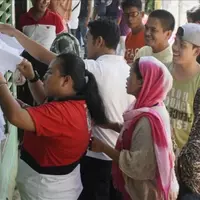 jutaan-warga-filipina-beri-suara-pada-pemilu-paruh-waktu-yang-krusial