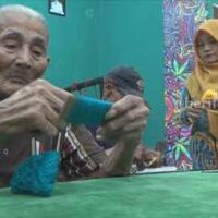 hidup-sehat-di-usia-106-tahun-kisah-mbah-kayat-lansia-mandiri-dari-jombang