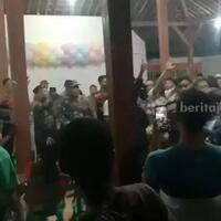 melakukan-poligami-perangkat-desa-di-blitar-jadi-sasaran-amukan-warga