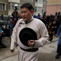 pm-mongolia-mundur-di-tengah-kegeraman-atas-gaya-hidup-mewah-anaknya