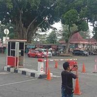 imbas-viral-parkir-rp800-ribu-pipp-makam-bung-karno-blitar-kini-sepi