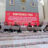 banyak-banget-kejagung-pamerkan-duit-sitaan-korupsi-sawit-11-triliun-rupiah
