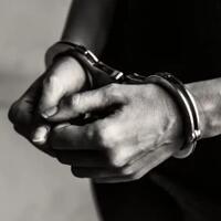 suami-di-surabaya-terancam-5-tahun-penjara-gegara-uang-rp-100-ribu