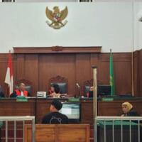 jaga-warung-makan-nyambi-jualan-sabu-wanita-surabaya-diadili