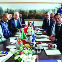 ktt-ue-sanksi-rusia-mandek-gaza-buntu-dan-tarif-mengintai