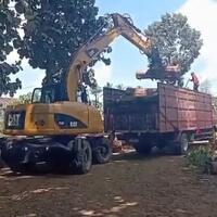 lumajang-geger-ekskavator-seberat-15-ton-sedang-terparkir-malah-hilang-dicuri