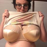 mencengangkan-perempuan-di-mojokerto-yang-sudah-menjanda-ini-dirudapaksa-oleh-wanita