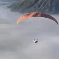 khofifah-murka-ada-yang-main-paralayang-di-gunung-bromo-itu-kawasan-sakral