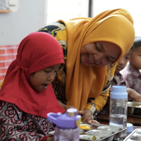 bgn-akan-perluas-manfaat-makan-bergizi-gratis-ke-guru-dan-kader-posyandu