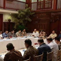 prabowo-perintahkan-semua-dapur-makan-bergizi-gratis-wajib-miliki-alat-sterilisasi