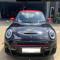 mini-cooper-jcw-black-on-black-2024