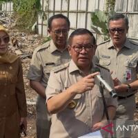 pramono-anung-sebut-5-ribuan-pohon-rawan-tumbang-perlu-penyangga