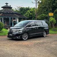 toyota-vellfire-premium-sound-2010