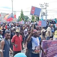 solidaritas-rakyat-papua-peduli-demokrasi-se-sorong-raya-demo-1-desember