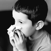 5-mitos-dan-fakta-seputar-mimisan-nomor-2-paling-sering-keliru