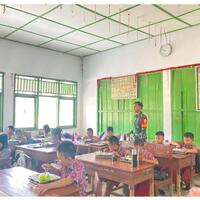 program-makan-bergizi-gratis-di-sekolah-sekayu-tni-ikut-dampingi