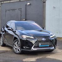 lexus-ux-300e-2022-black-on-black