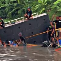 perahu-sound-horeg-tenggelam-saat-tradisi-nyadran-di-sidoarjo-tak-mampu-tahan-beban