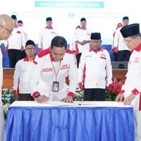 gema-sholawat-ribuan-anggota-bpd-jawa-timur-sambut-prof-reda