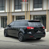 kia-grand-sedona-ultimate-33-2018-hitam