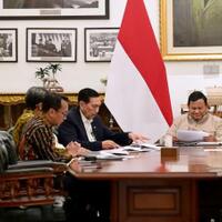 ambruk-parah-tingkat-kepuasan-publik-pada-prabowo-turun-drastis-30-dari-81-ke-51