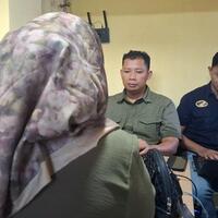 ngeri-terduga-pelakor-di-sampang-dikeroyok-hingga-kemaluannya-dilumuri-bubuk-cabai