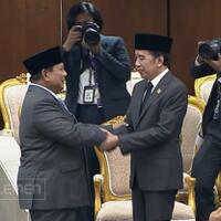 prabowo-baca-50-buku-sehari-tapi-pidatonya-kalah-dari-jokowi-yang-suka-komik